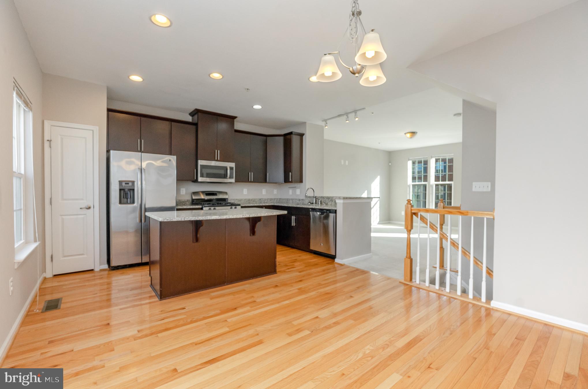 HOWARD SQUARE - Residential