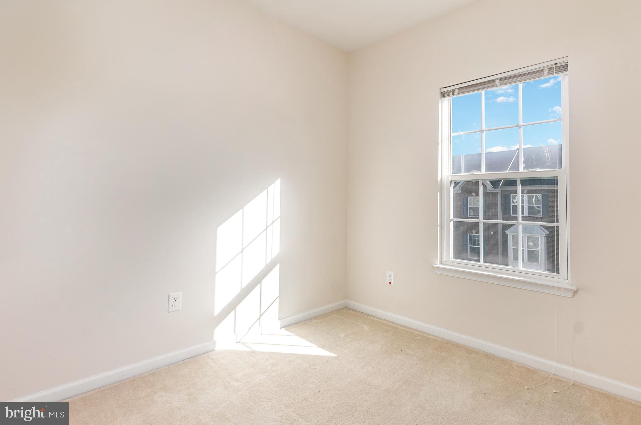 HOWARD SQUARE - Residential