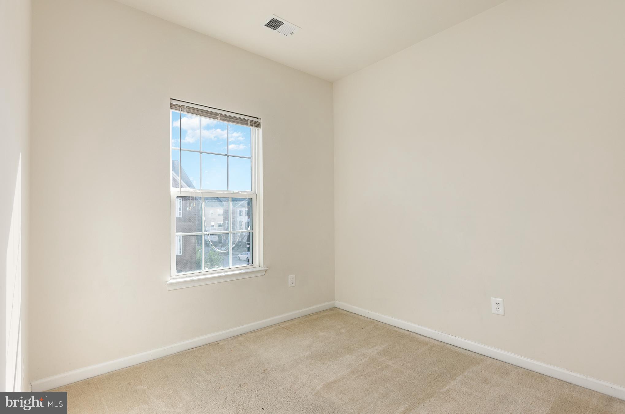 HOWARD SQUARE - Residential