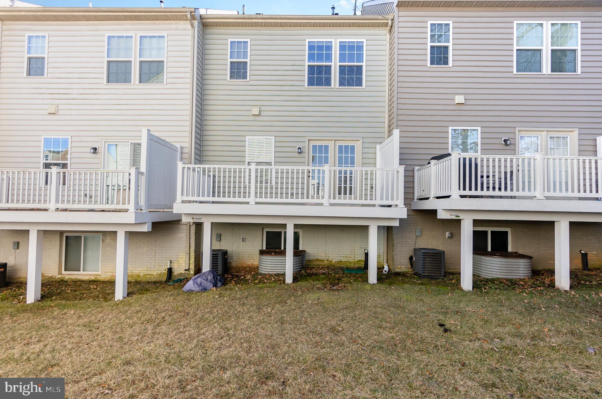 HOWARD SQUARE - Residential