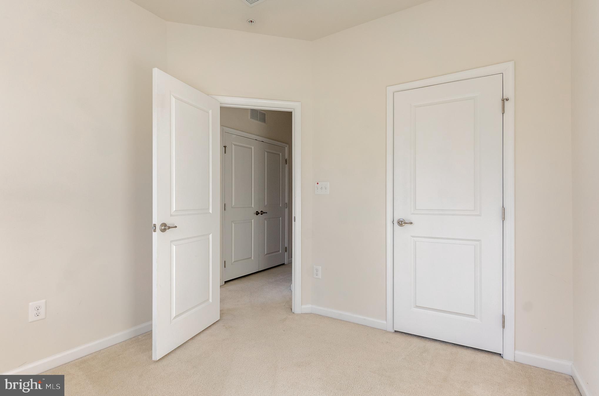 HOWARD SQUARE - Residential