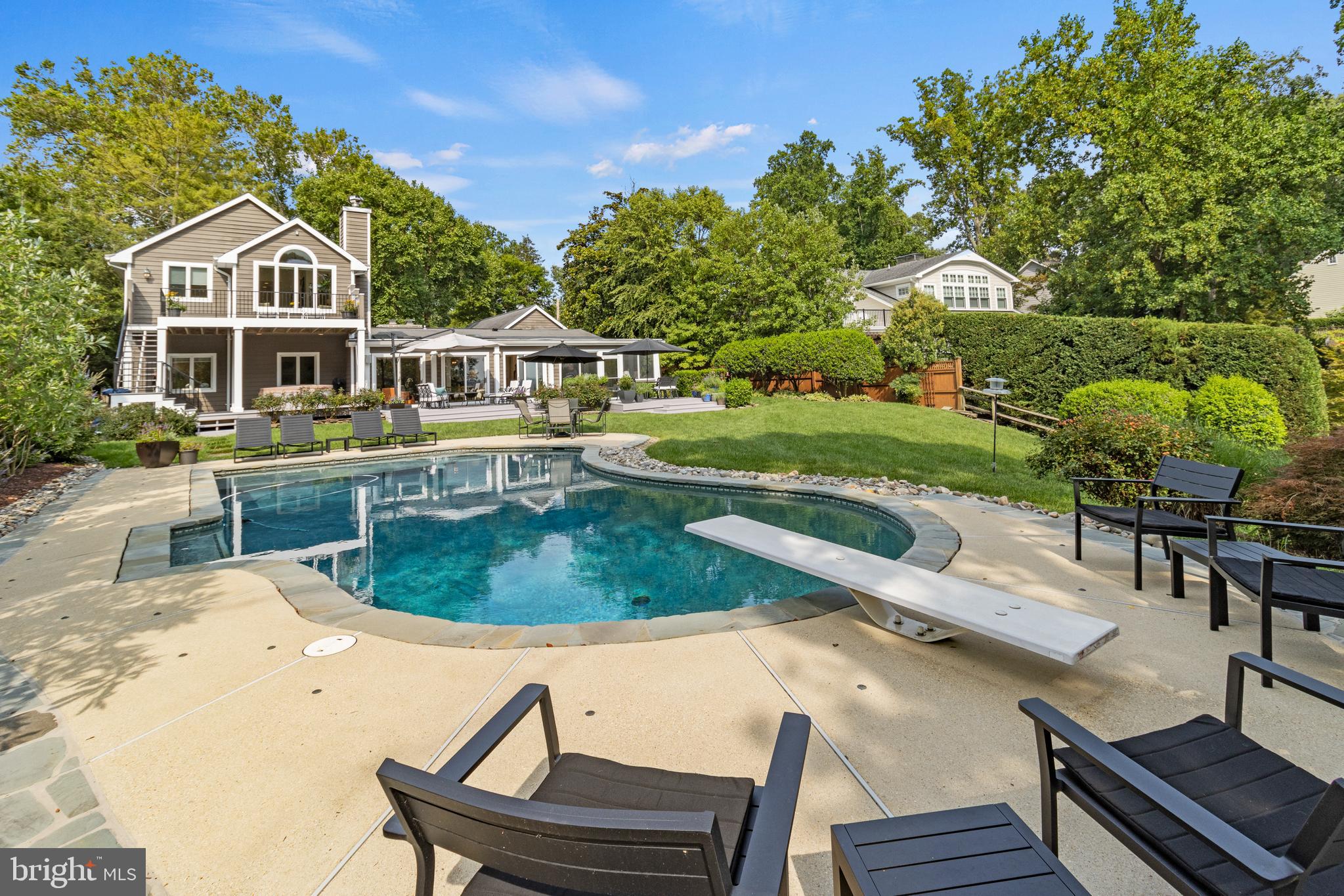 OLDE SEVERNA PARK - Residential