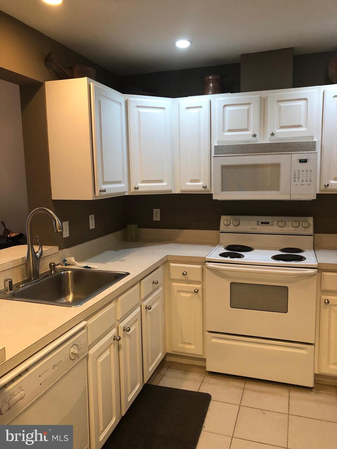 HARBORVIEW - Residential Lease