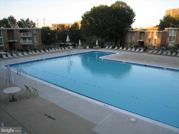 HUNTINGTON CLUB - Residential