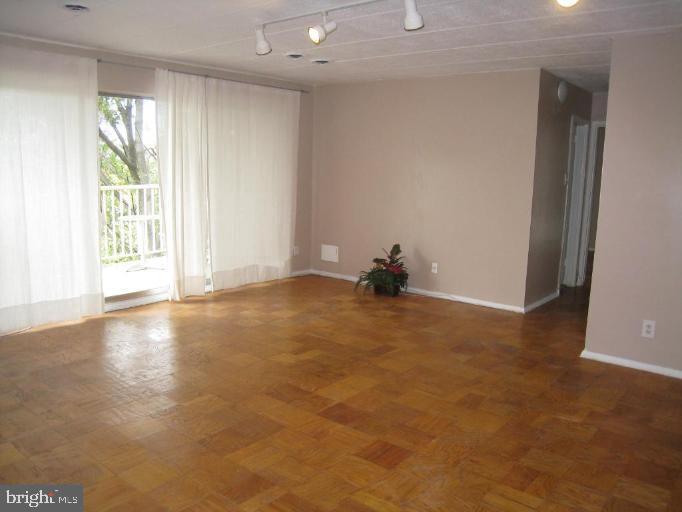 HUNTINGTON CLUB - Residential