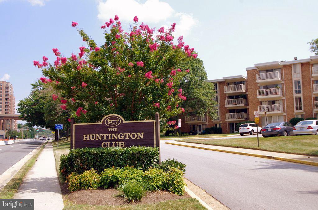 HUNTINGTON CLUB - Residential