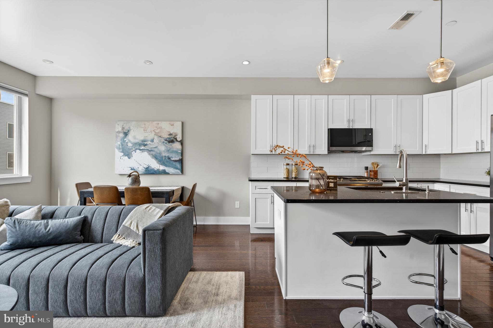 1918 E LETTERLY STREET 2