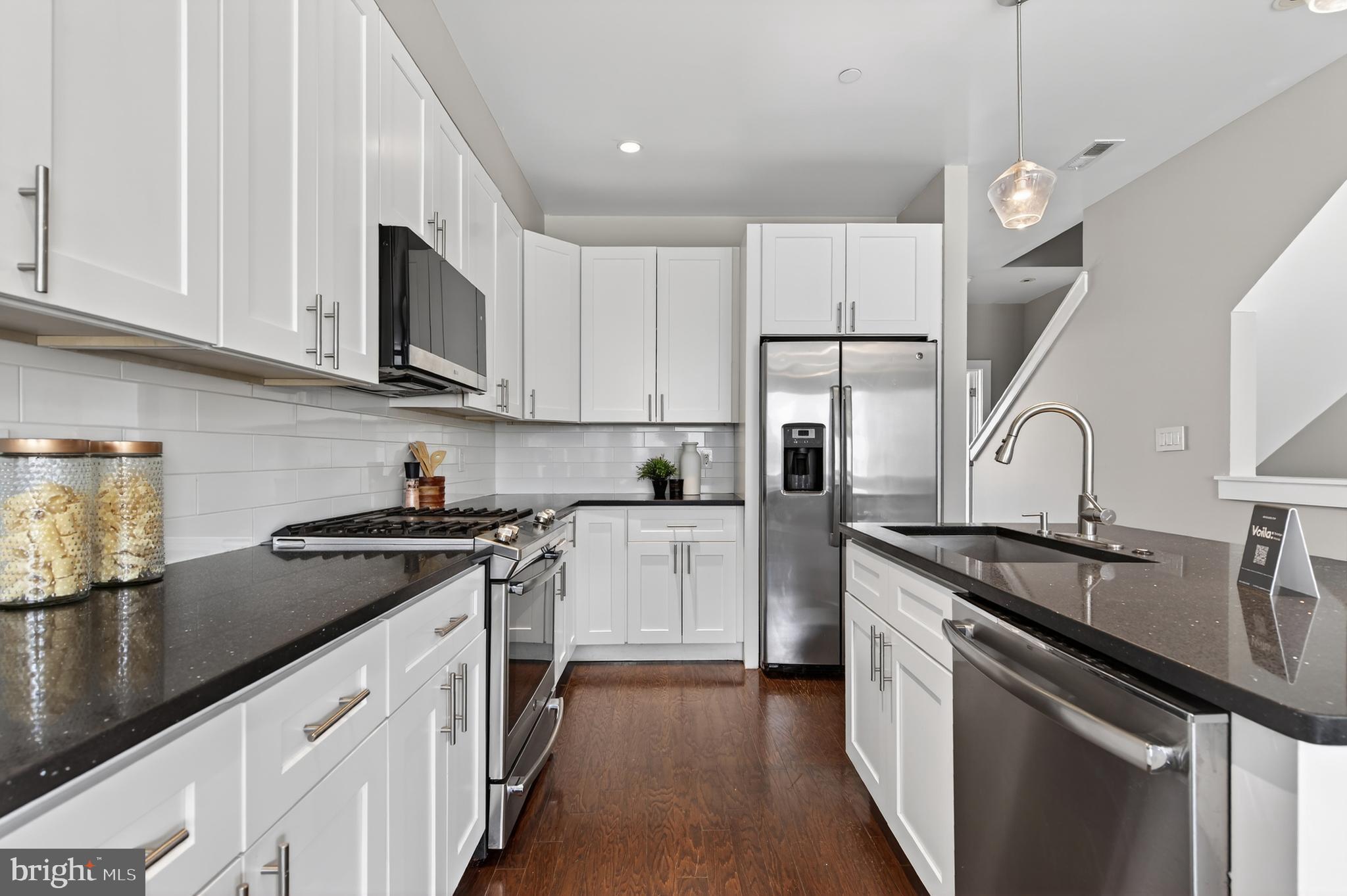 EAST KENSINGTON - Residential