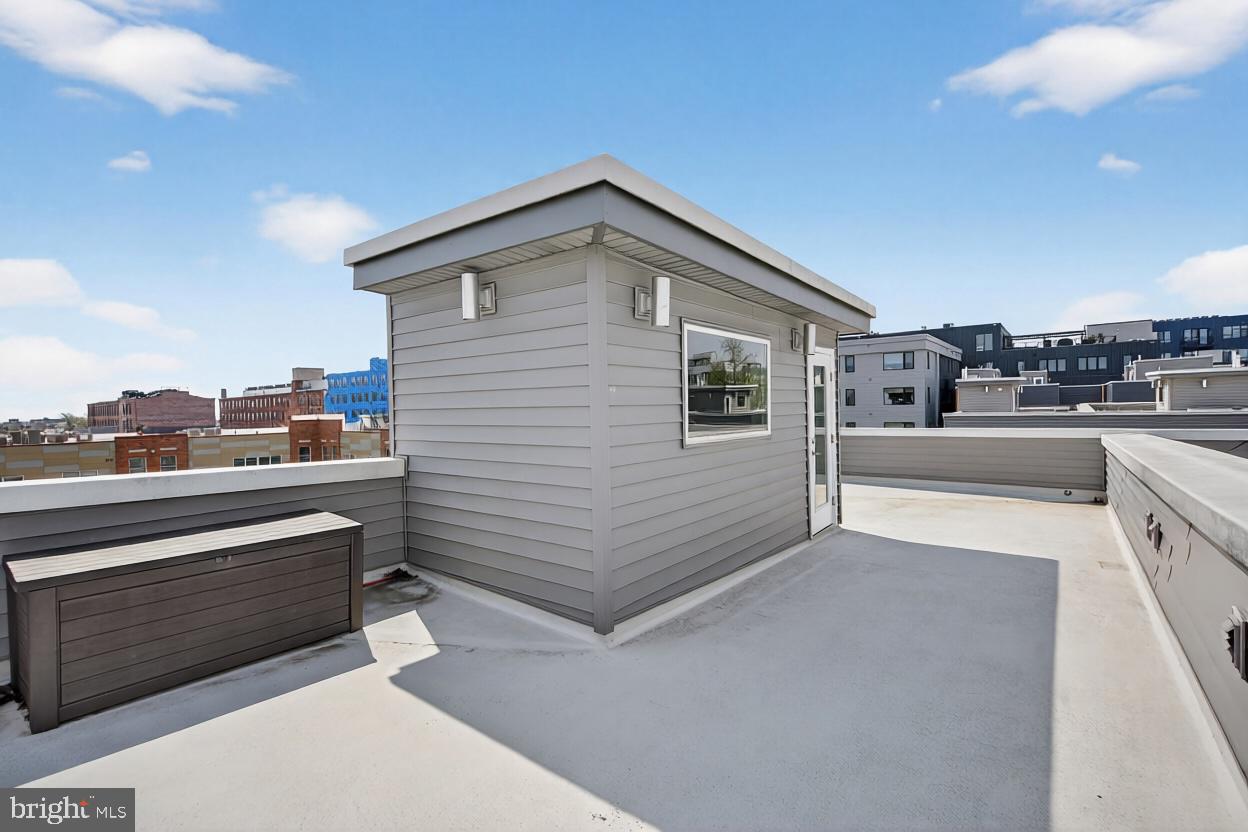 EAST KENSINGTON - Residential