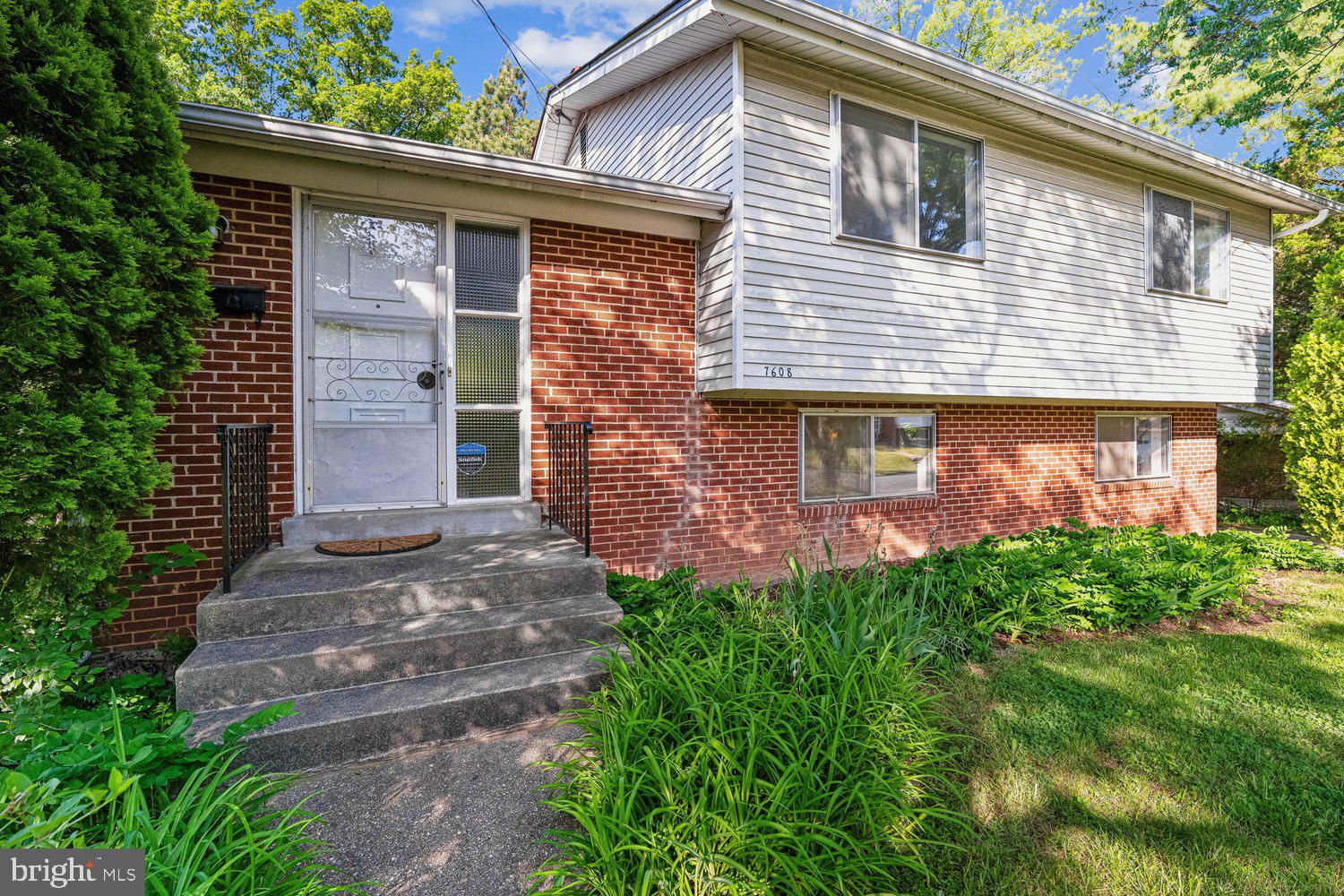 COLLEGE PARK ESTATES - Residential