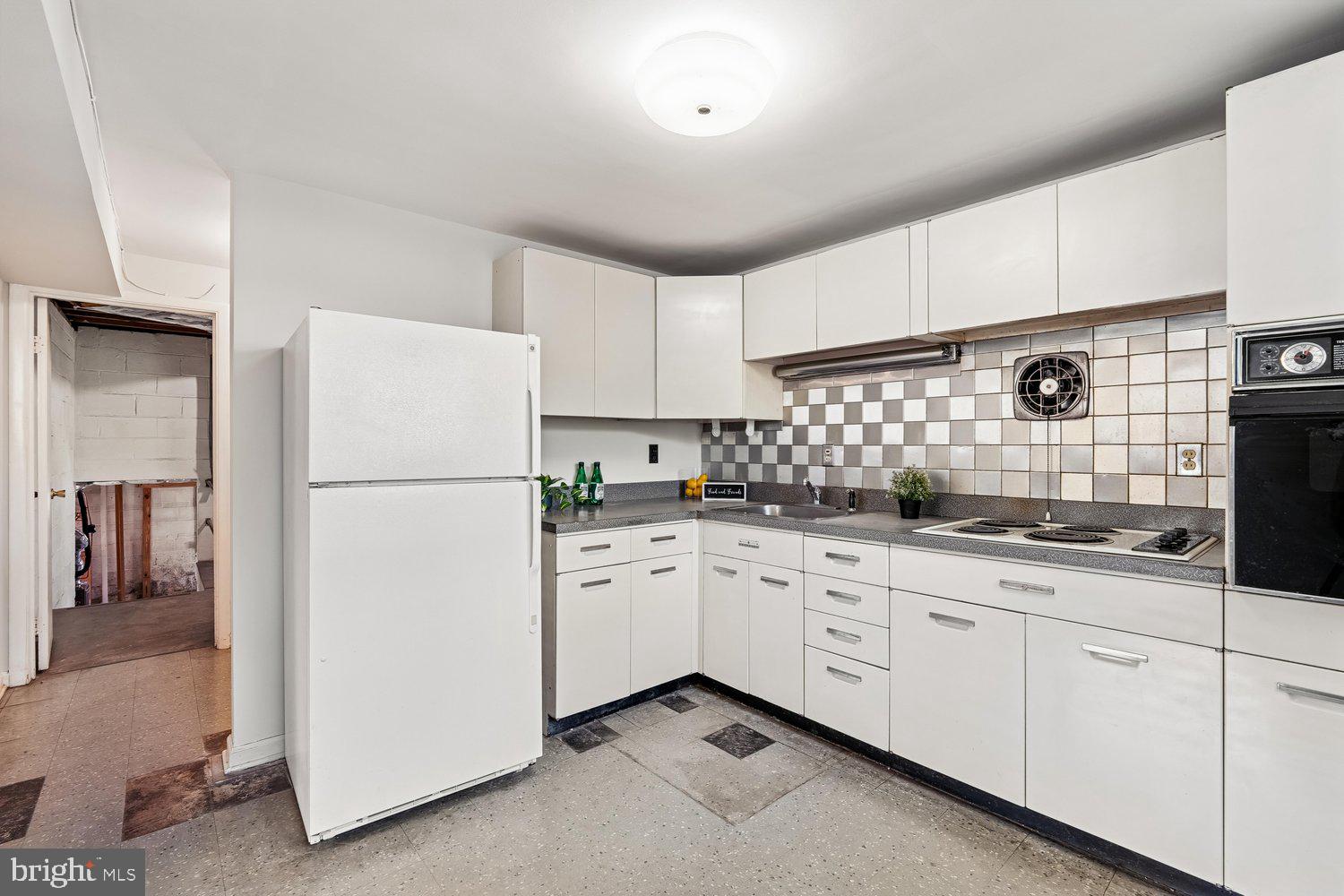 COLLEGE PARK ESTATES - Residential