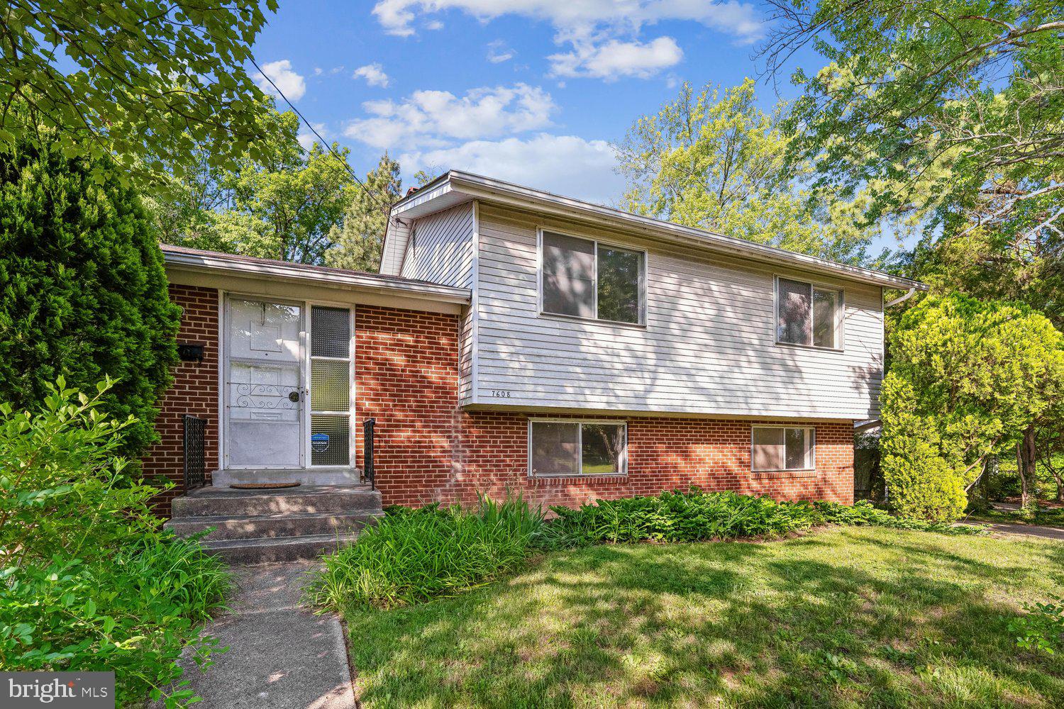 COLLEGE PARK ESTATES - Residential