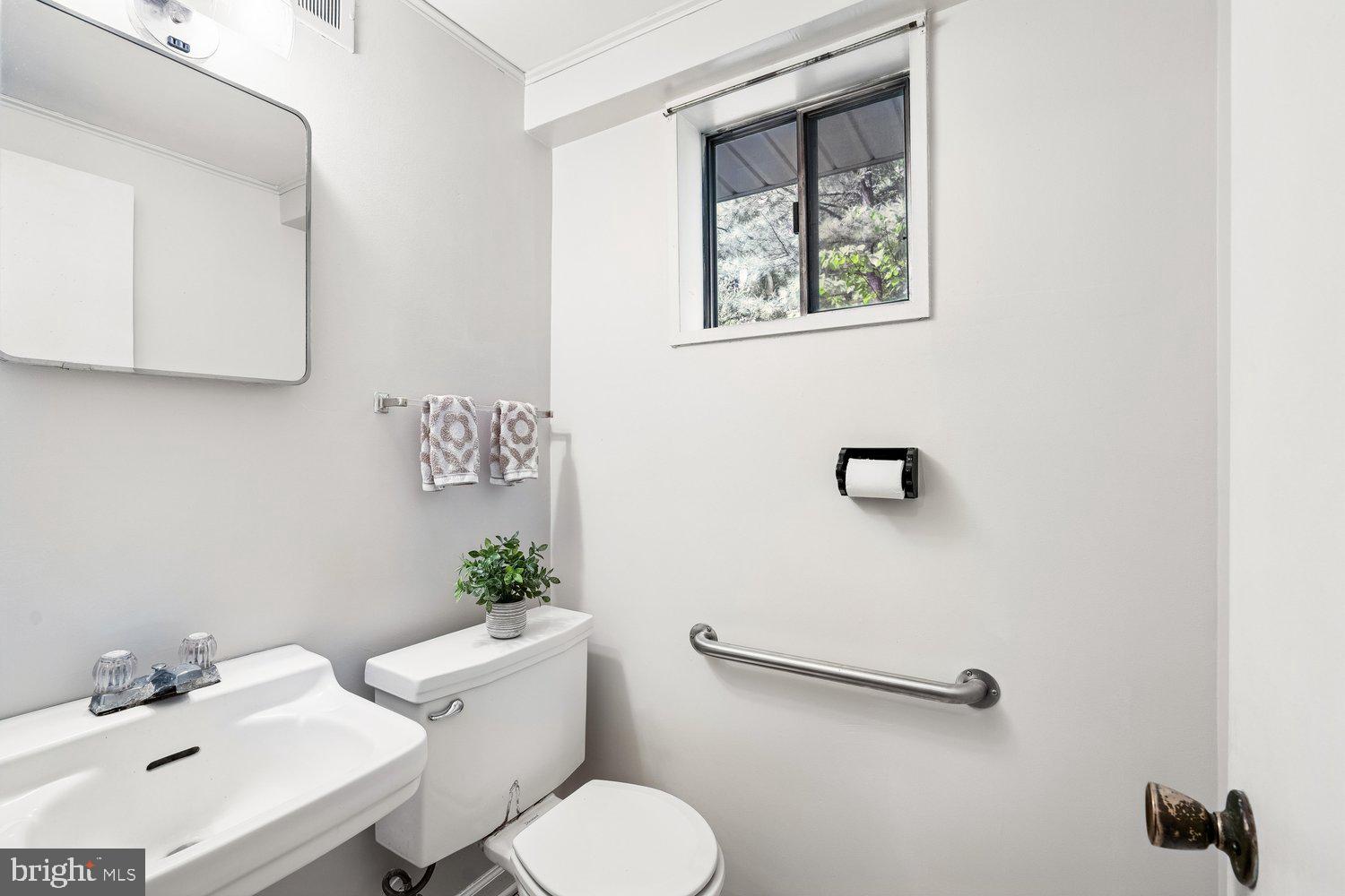 COLLEGE PARK ESTATES - Residential