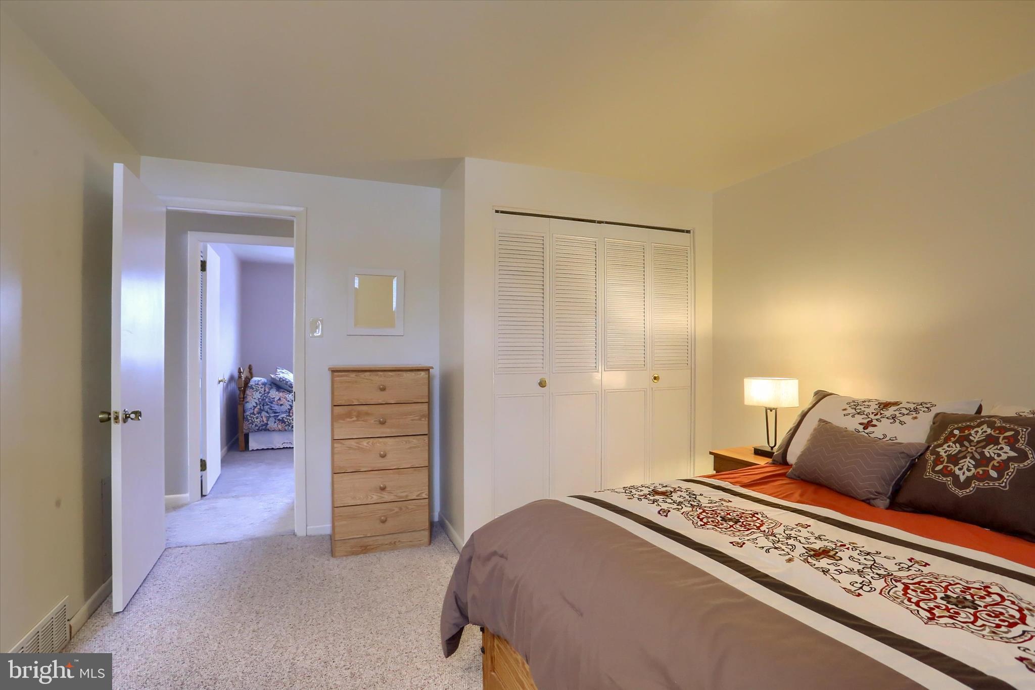 COUNTRY CLUB PARK - Residential