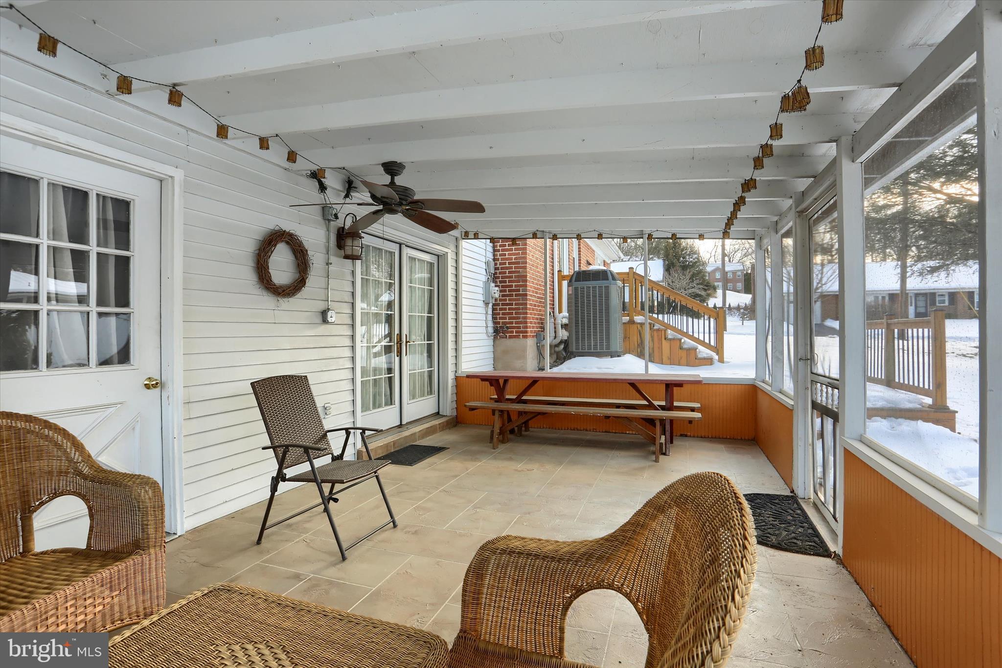 COUNTRY CLUB PARK - Residential