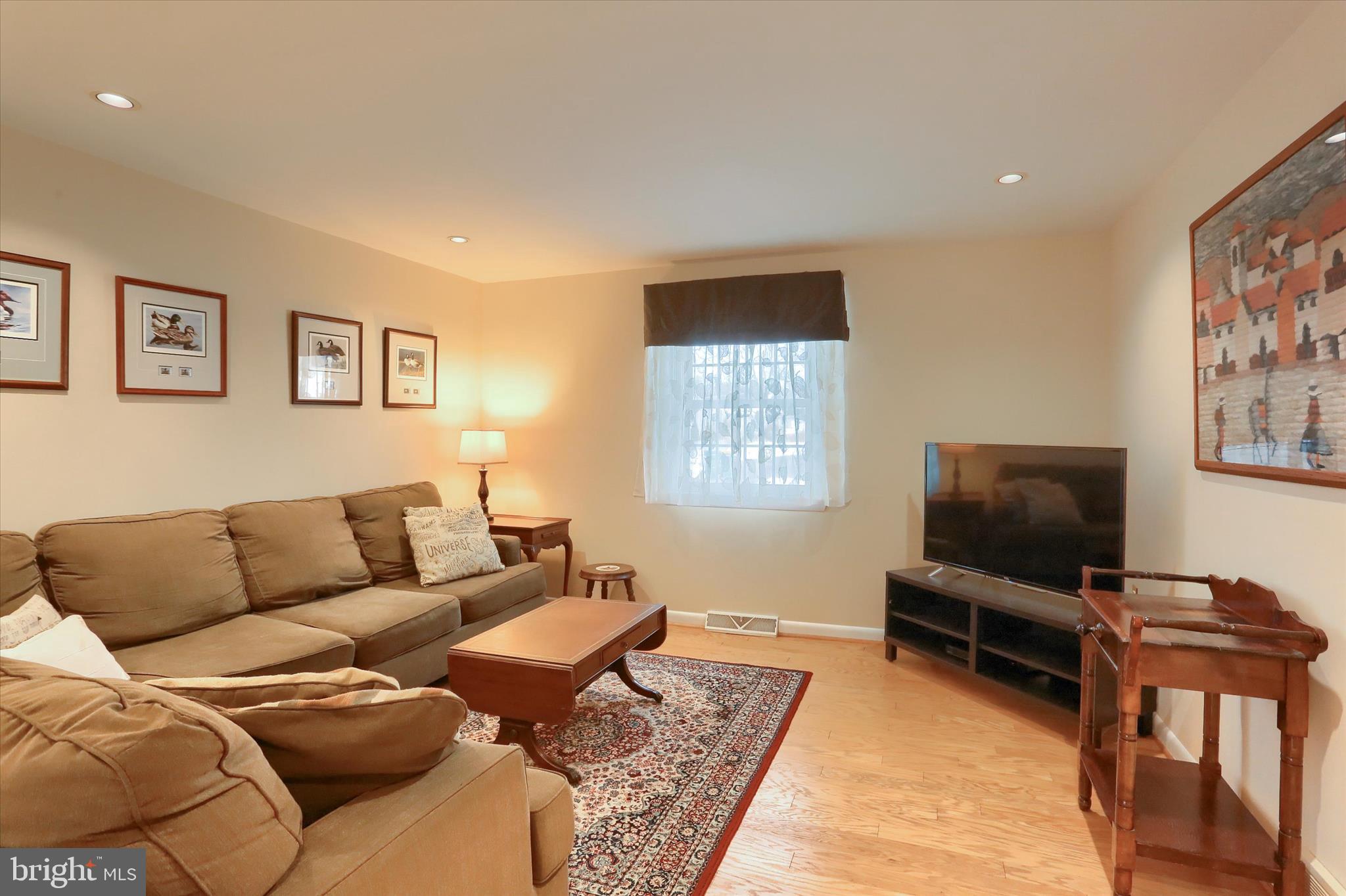 COUNTRY CLUB PARK - Residential