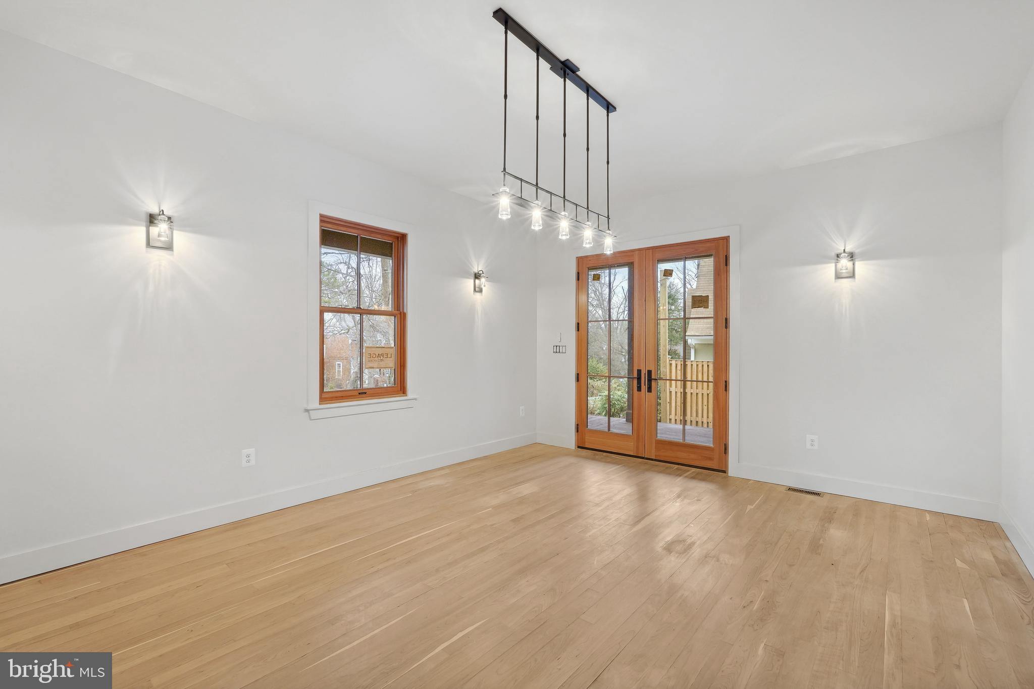 CHEVY CHASE - Residential