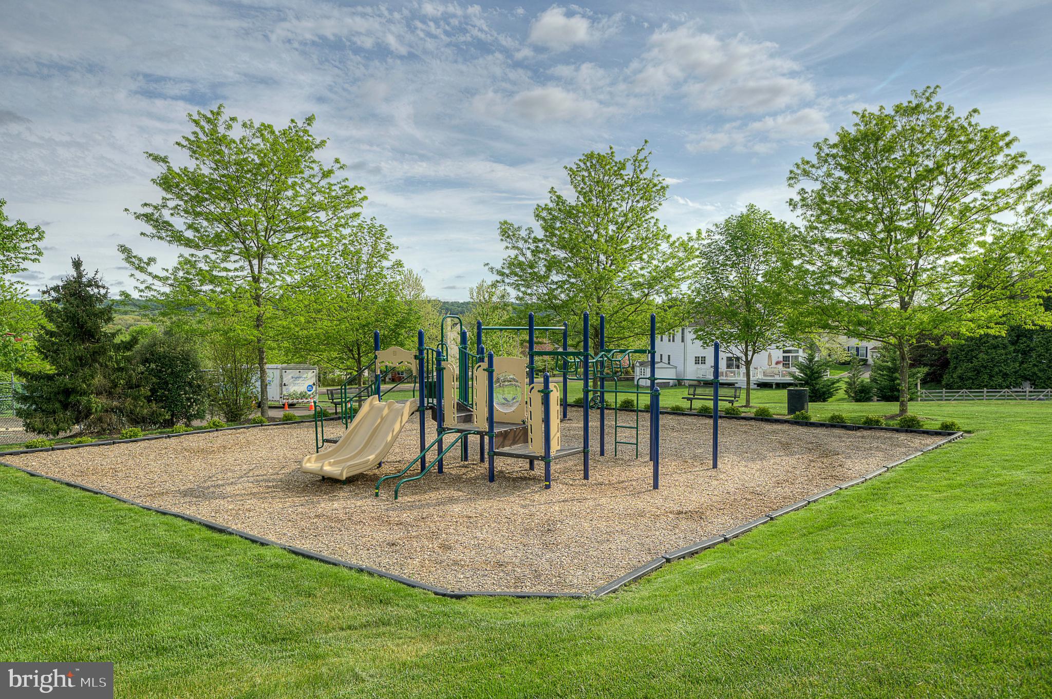 NORTH POINTE - Residential