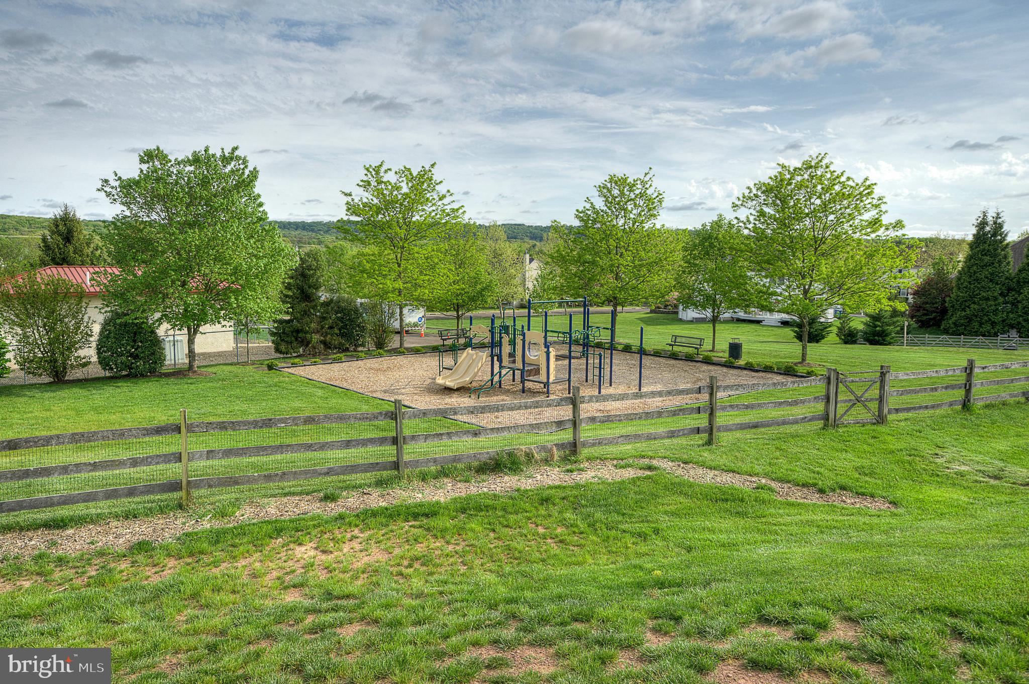 NORTH POINTE - Residential