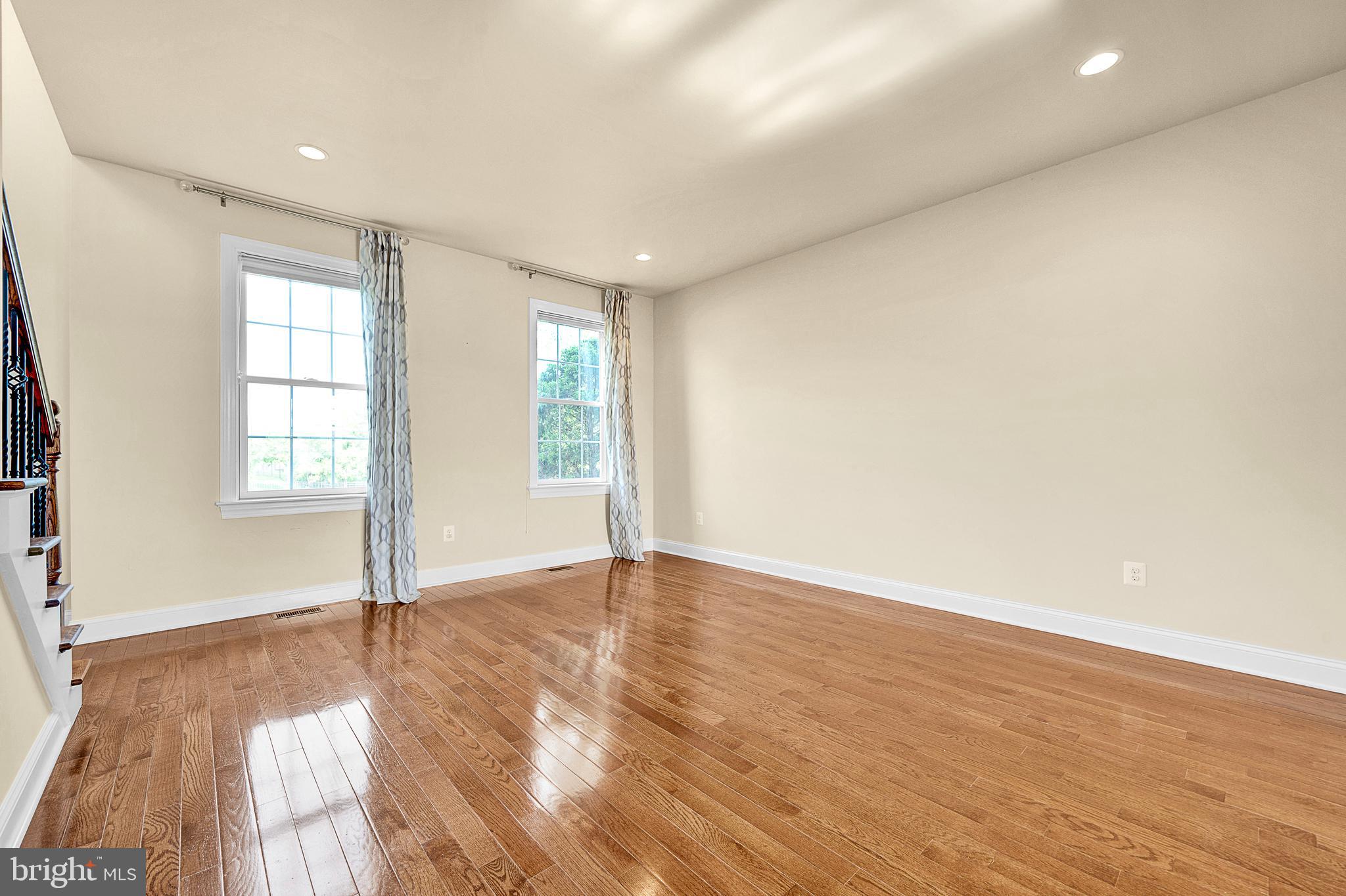 NORTH POINTE - Residential