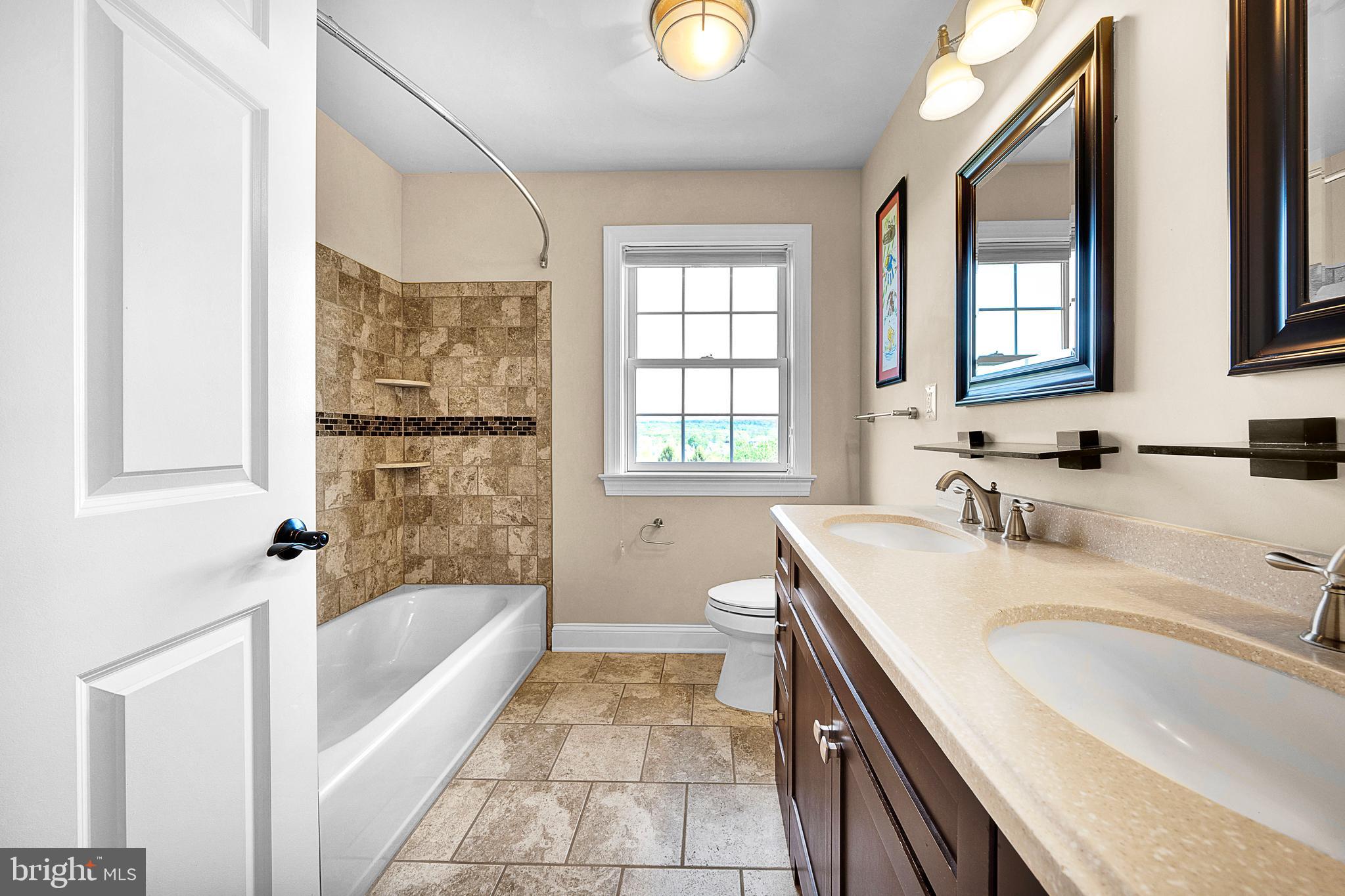 NORTH POINTE - Residential