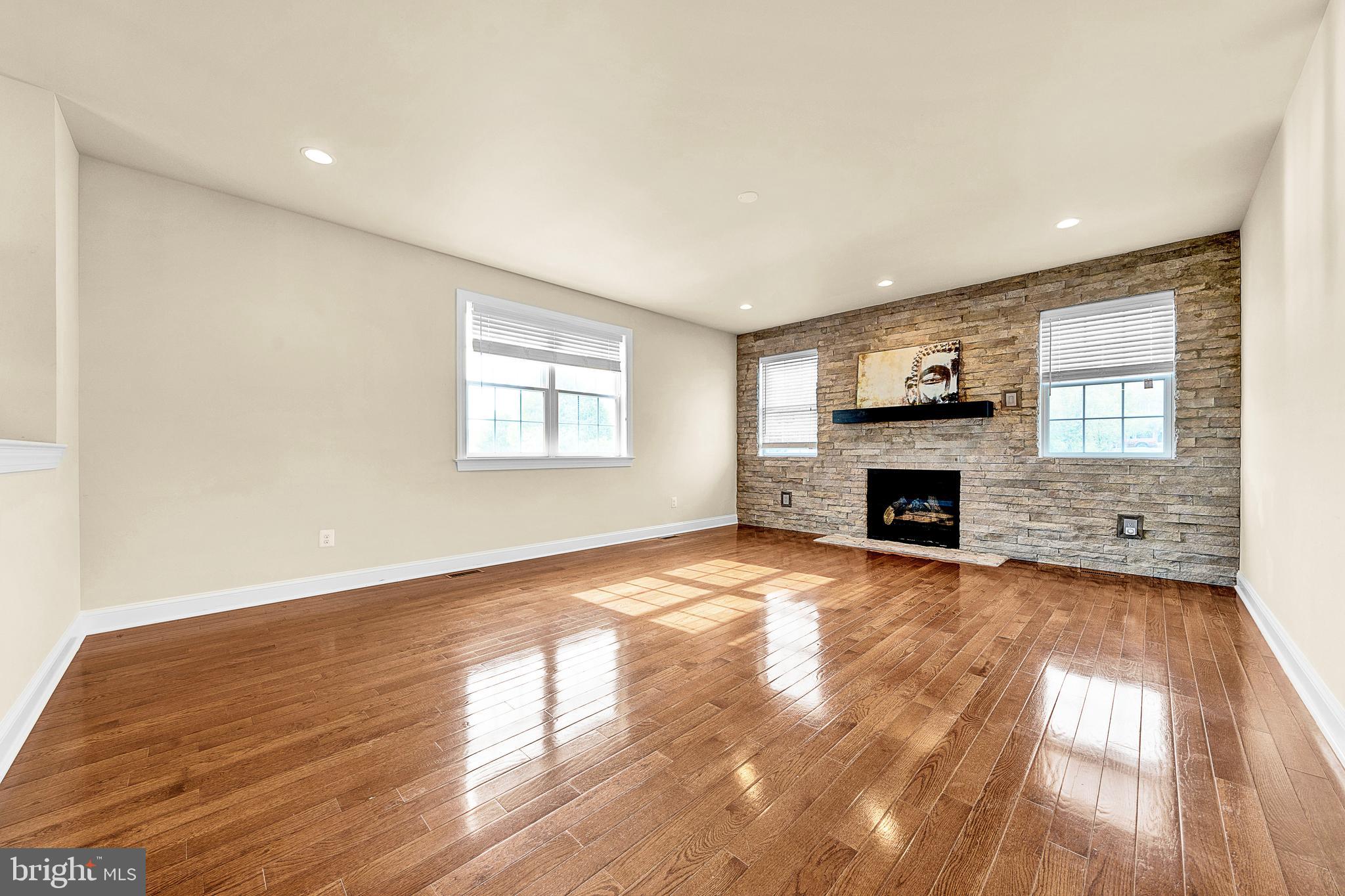 NORTH POINTE - Residential