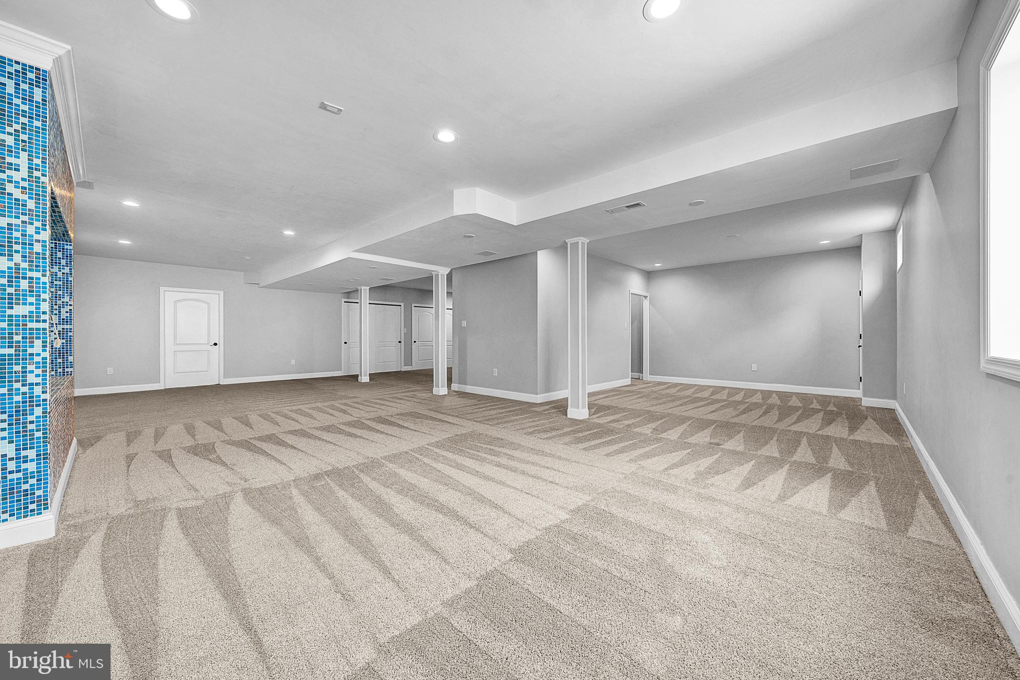 NORTH POINTE - Residential