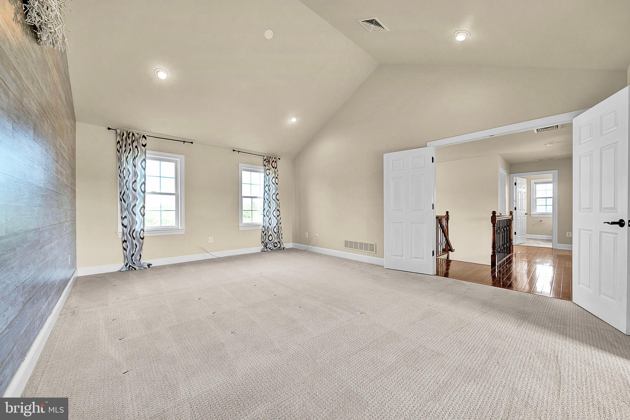 NORTH POINTE - Residential