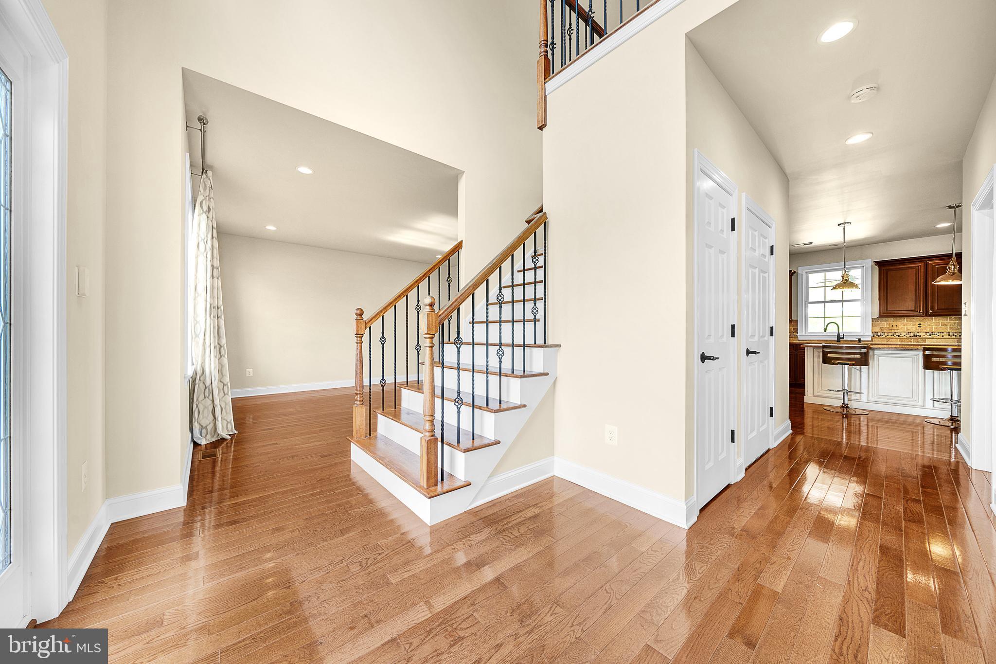 NORTH POINTE - Residential