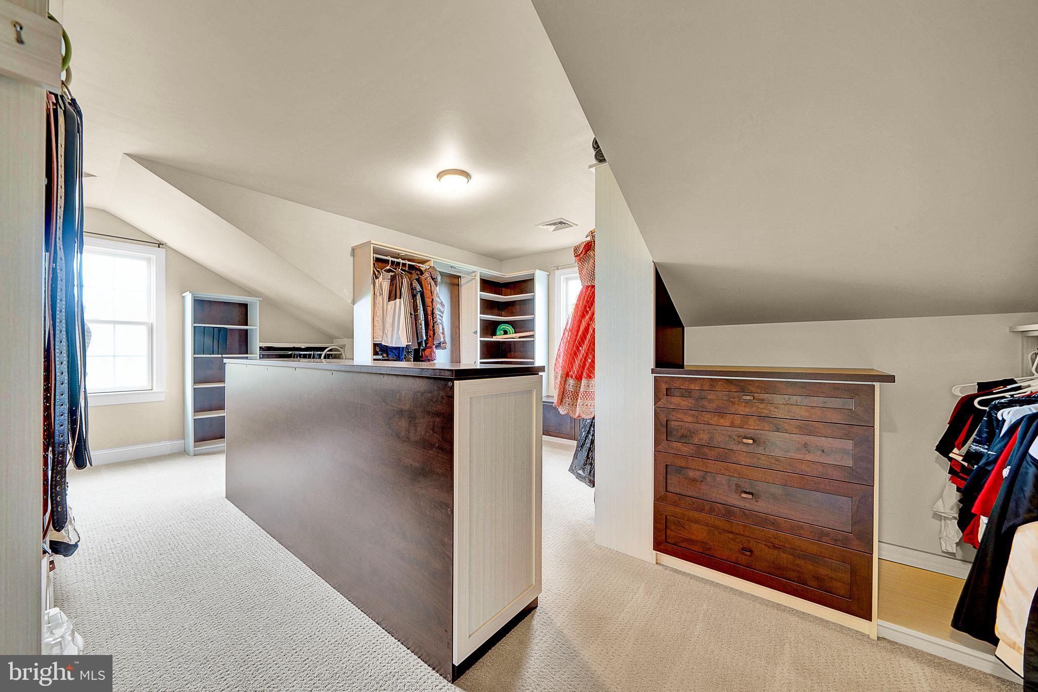 NORTH POINTE - Residential