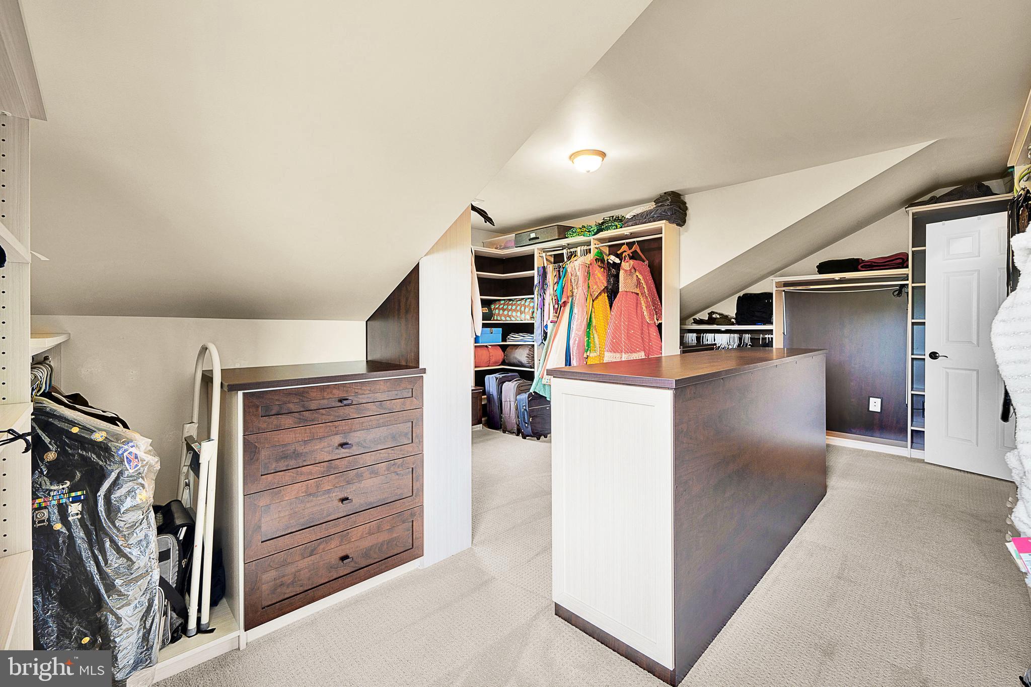 NORTH POINTE - Residential