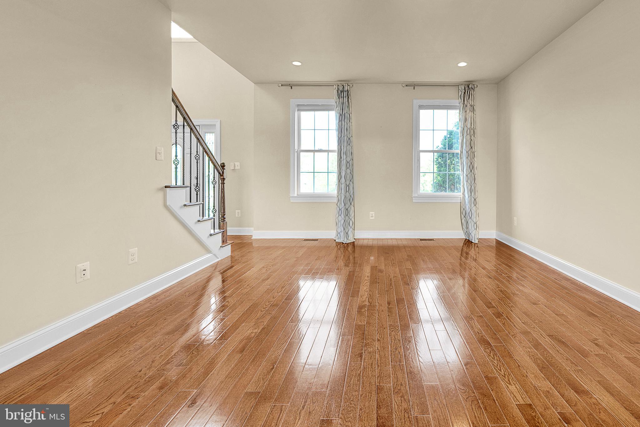 NORTH POINTE - Residential