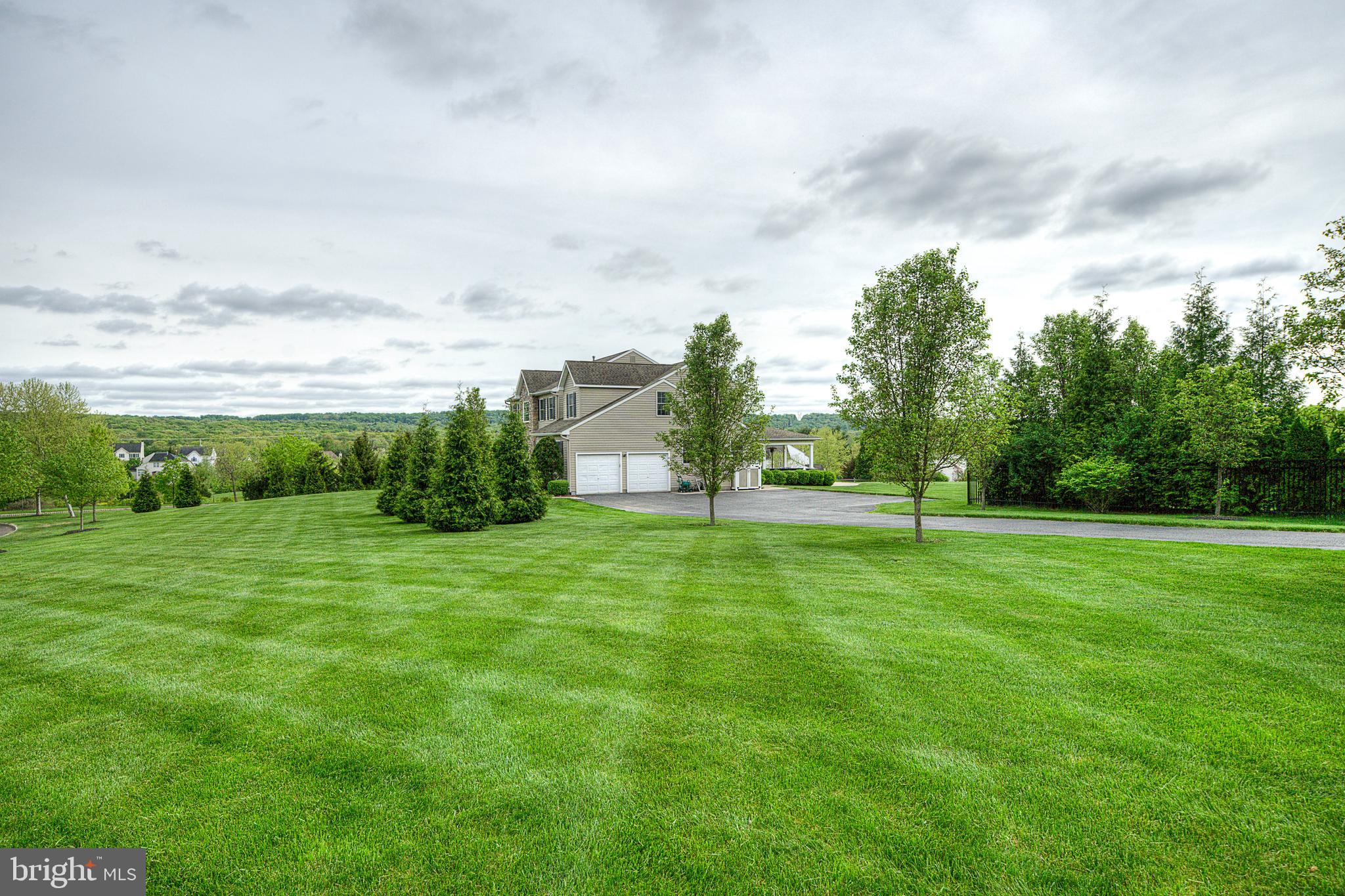 NORTH POINTE - Residential