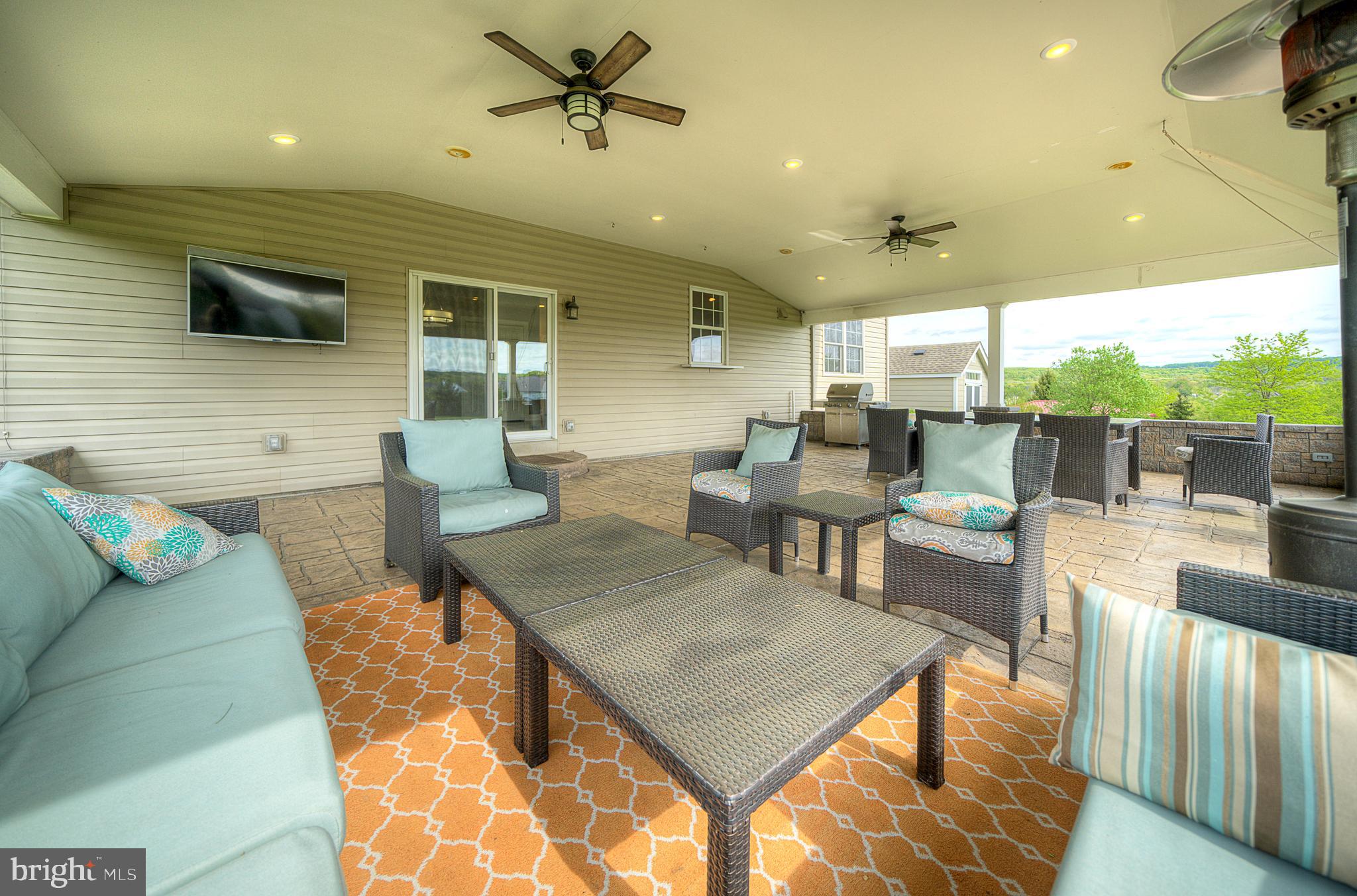 NORTH POINTE - Residential