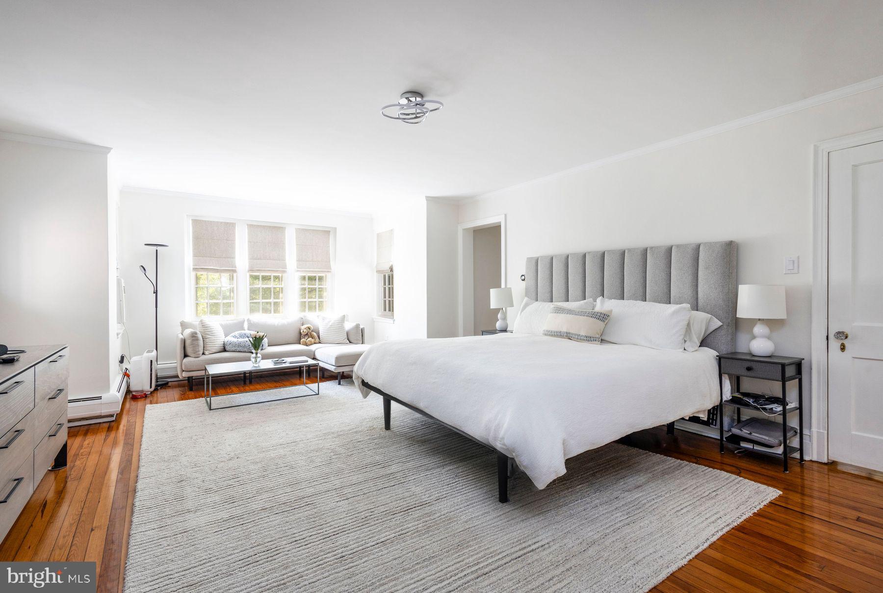 CHESTNUT HILL - Residential