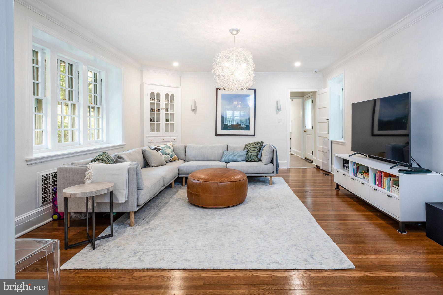 CHESTNUT HILL - Residential