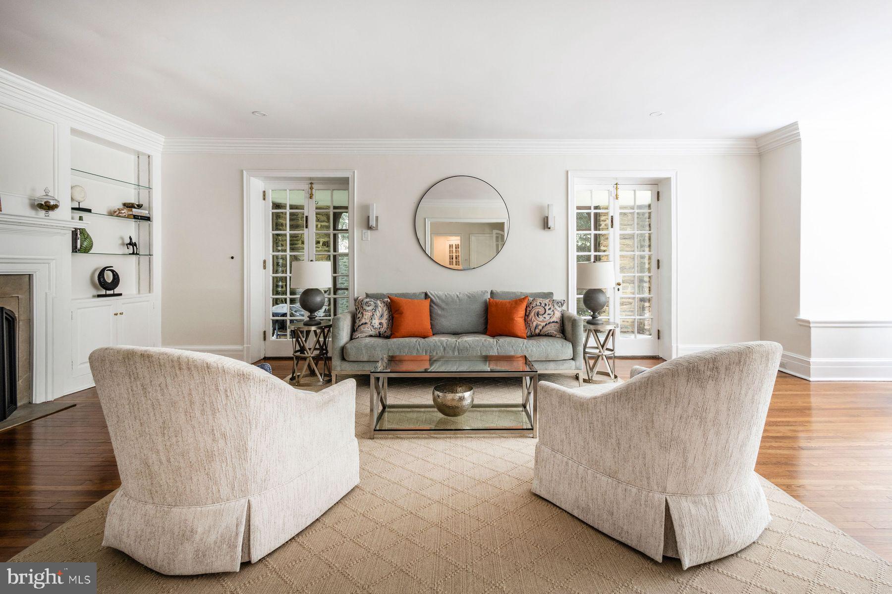 CHESTNUT HILL - Residential