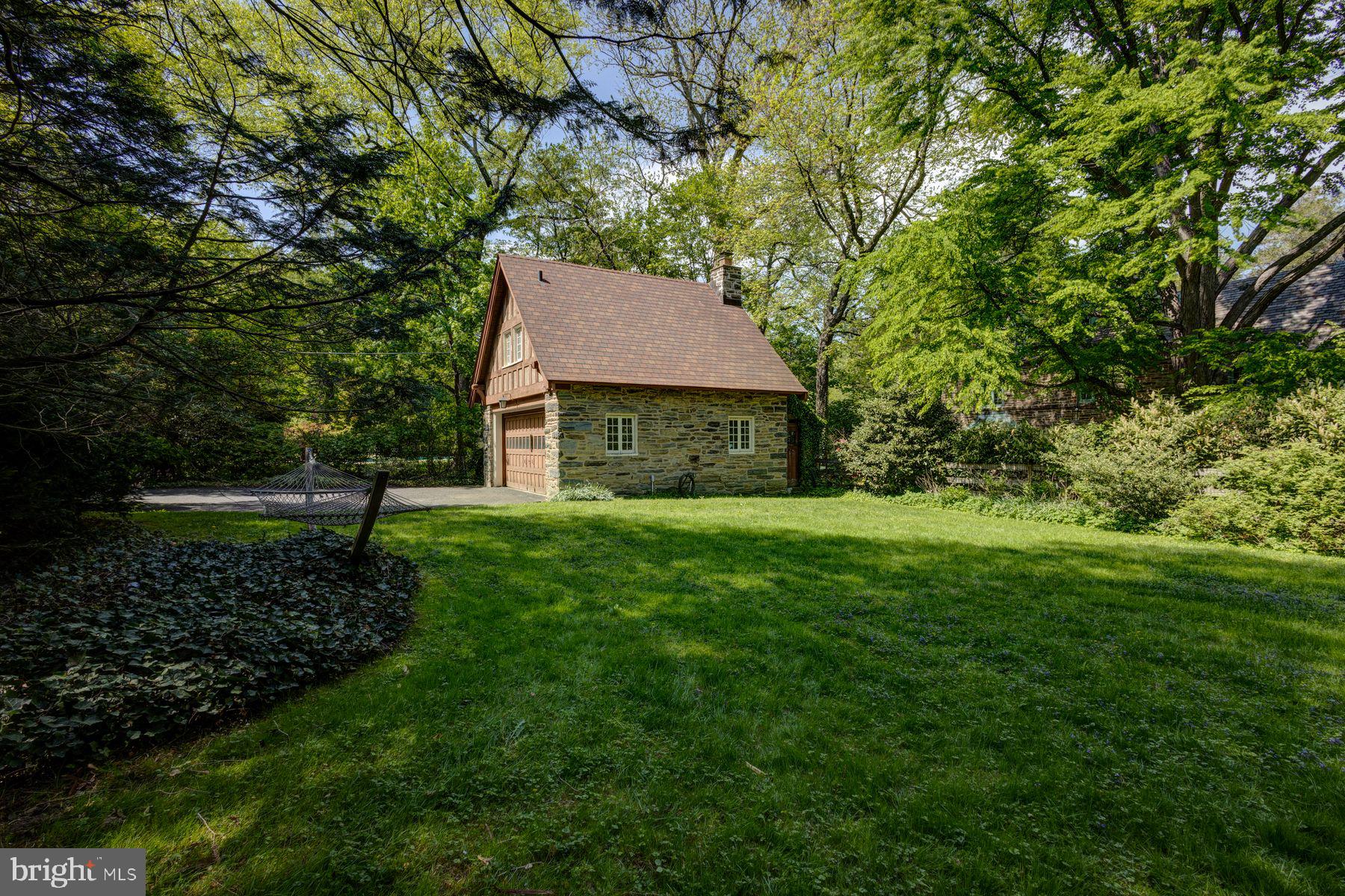 CHESTNUT HILL - Residential