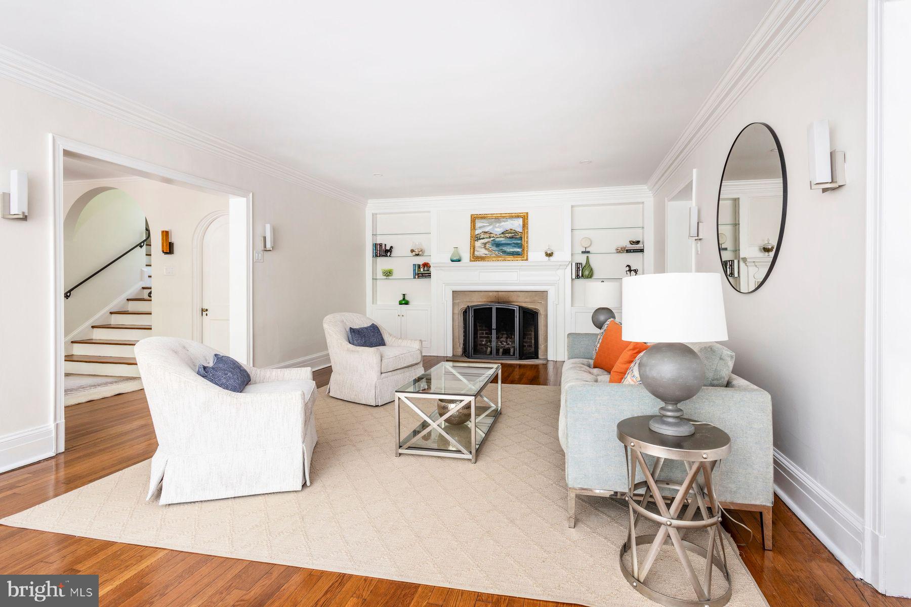 CHESTNUT HILL - Residential