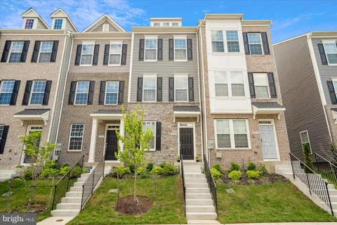 2724 Lanham Hill Circle, Upper Marlboro, MD MLS: MDPG2151698
