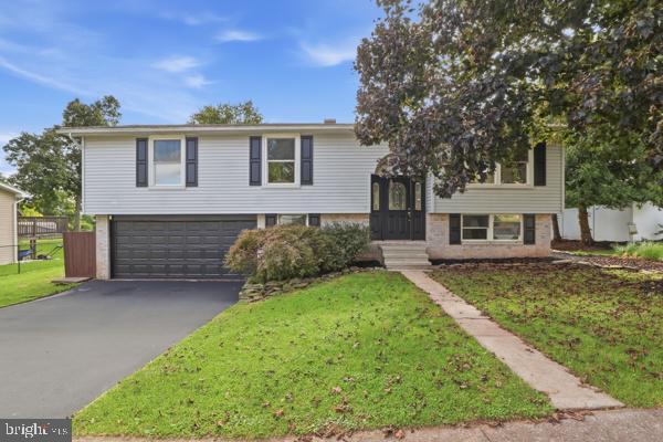216 MAPLEWOOD DRIVE