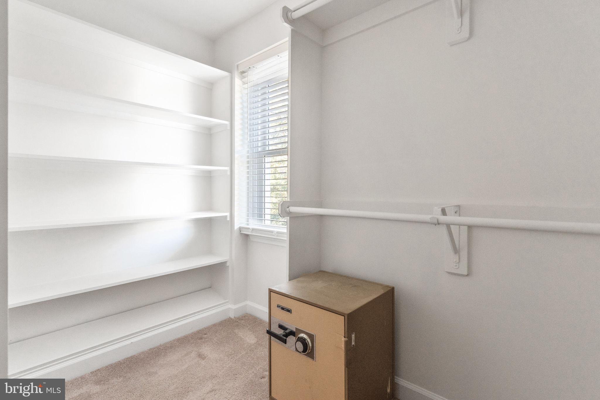 SEVEN OAKS - Residential Lease