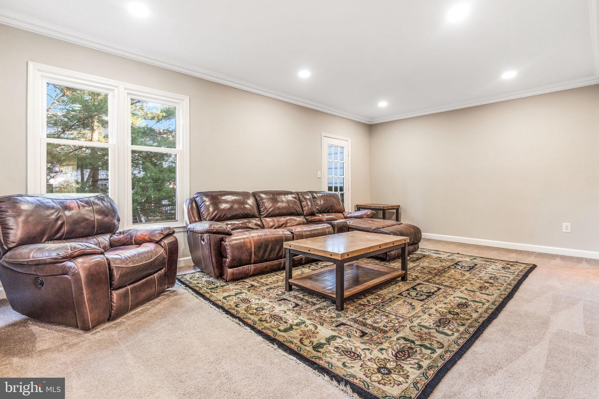 SEVEN OAKS - Residential Lease