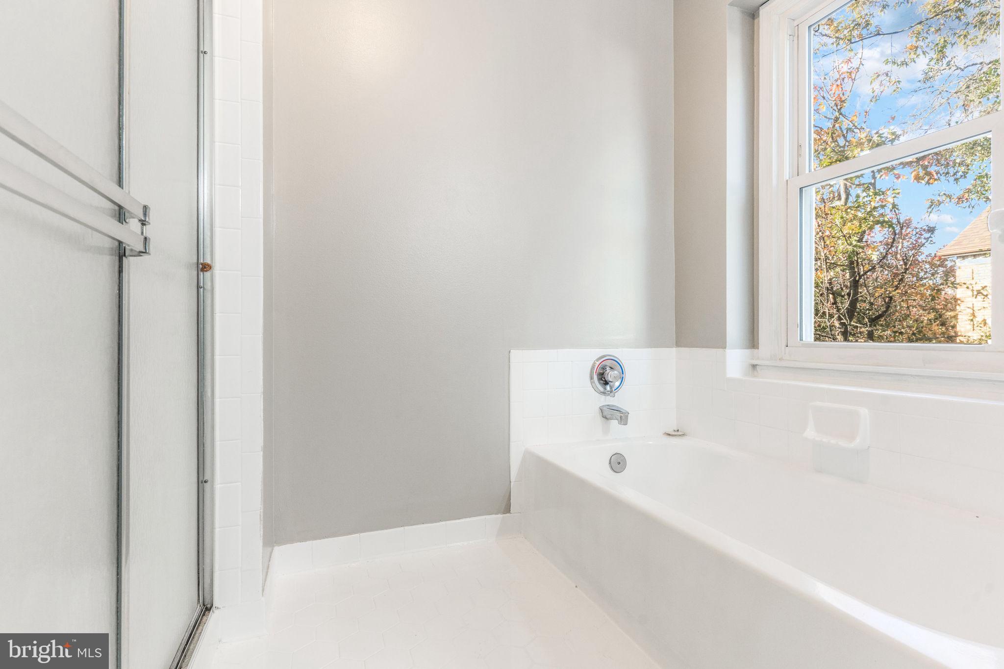 SEVEN OAKS - Residential Lease