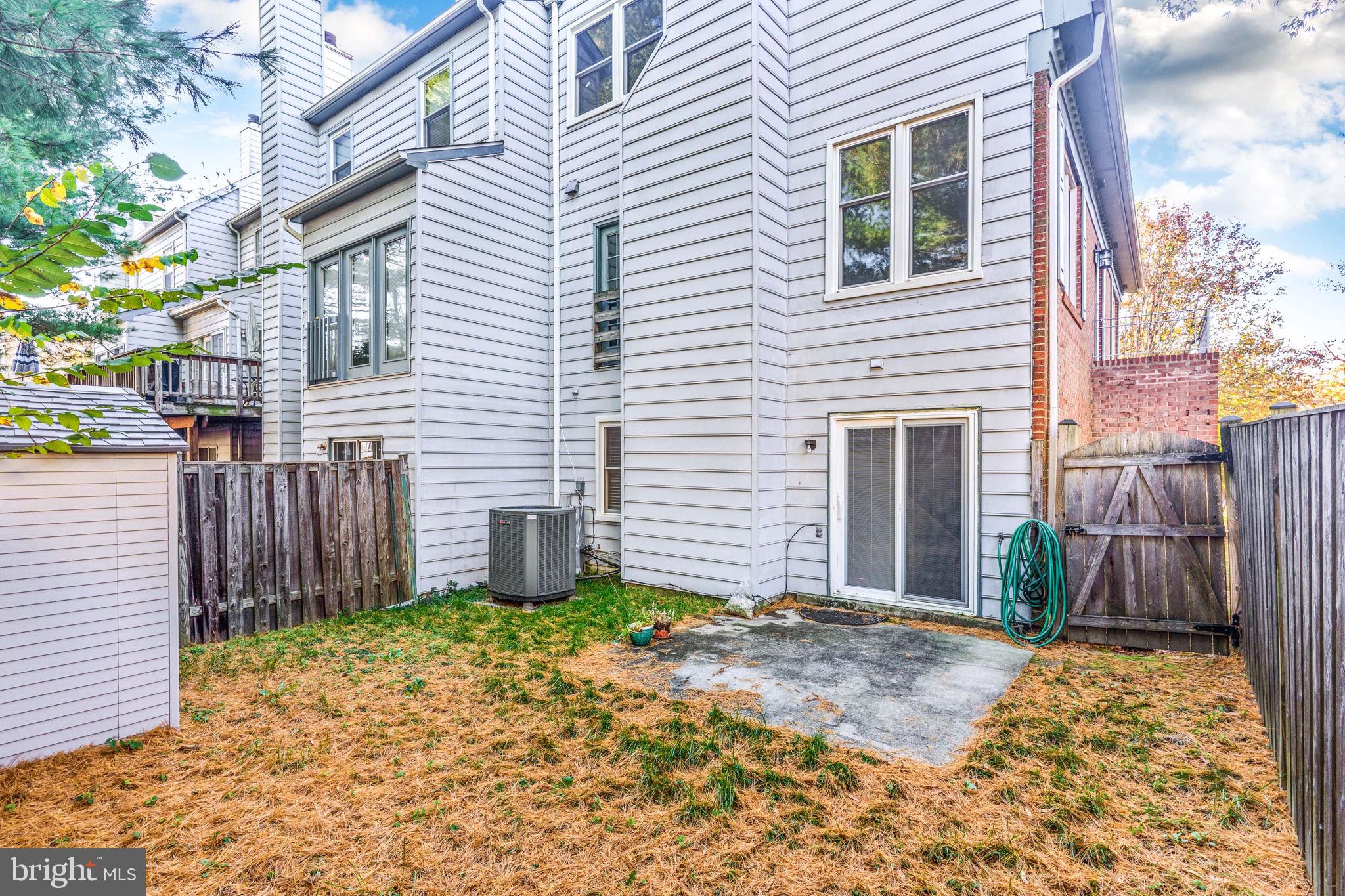 SEVEN OAKS - Residential Lease