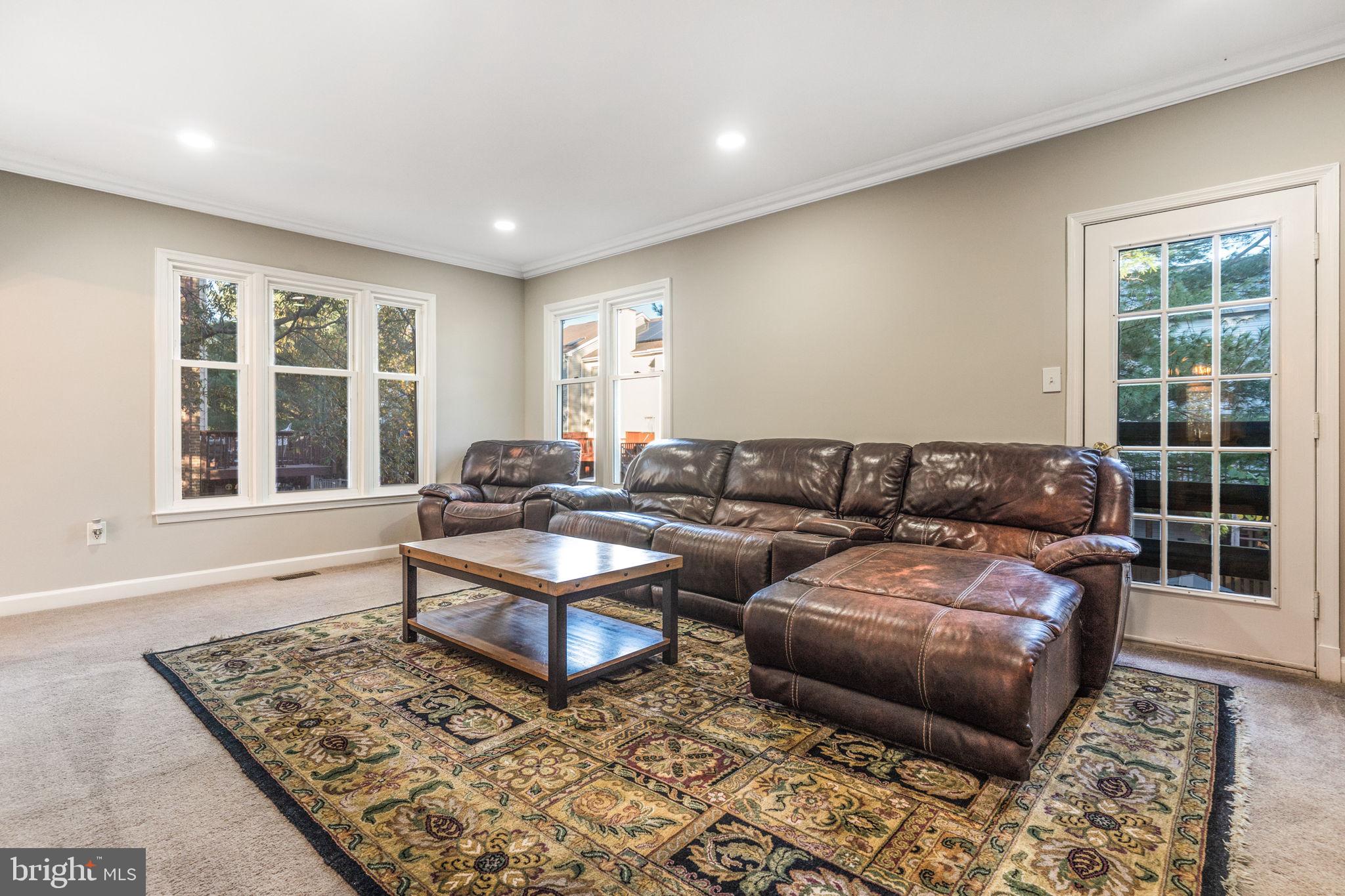 SEVEN OAKS - Residential Lease