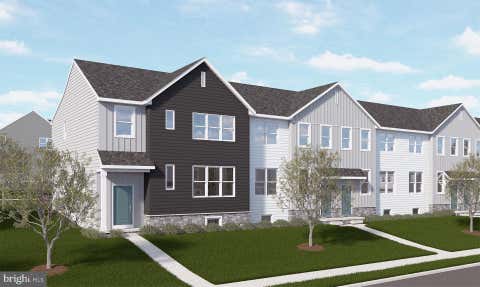 Townhouse For Sale - 8 N Conifer Drive<br/> Lancaster County, ELIZABETHTOWN, PA 17022