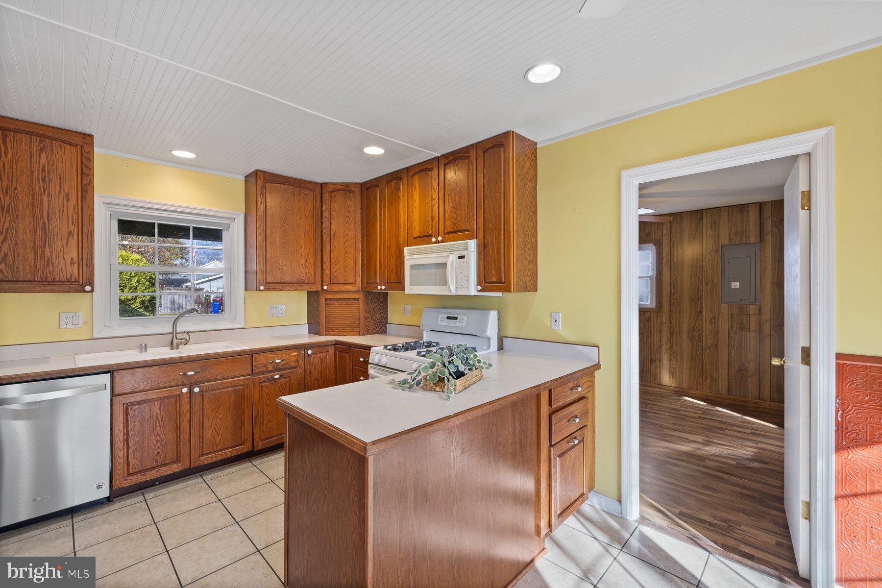 MEADOWBROOK AT BELAIR - Residential