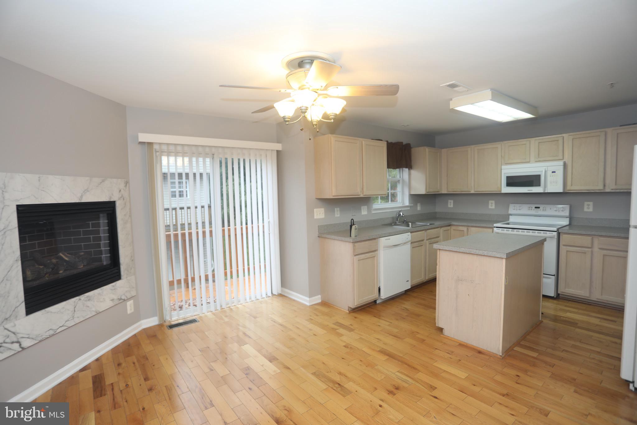 WORTHINGTON MEWS - Residential Lease