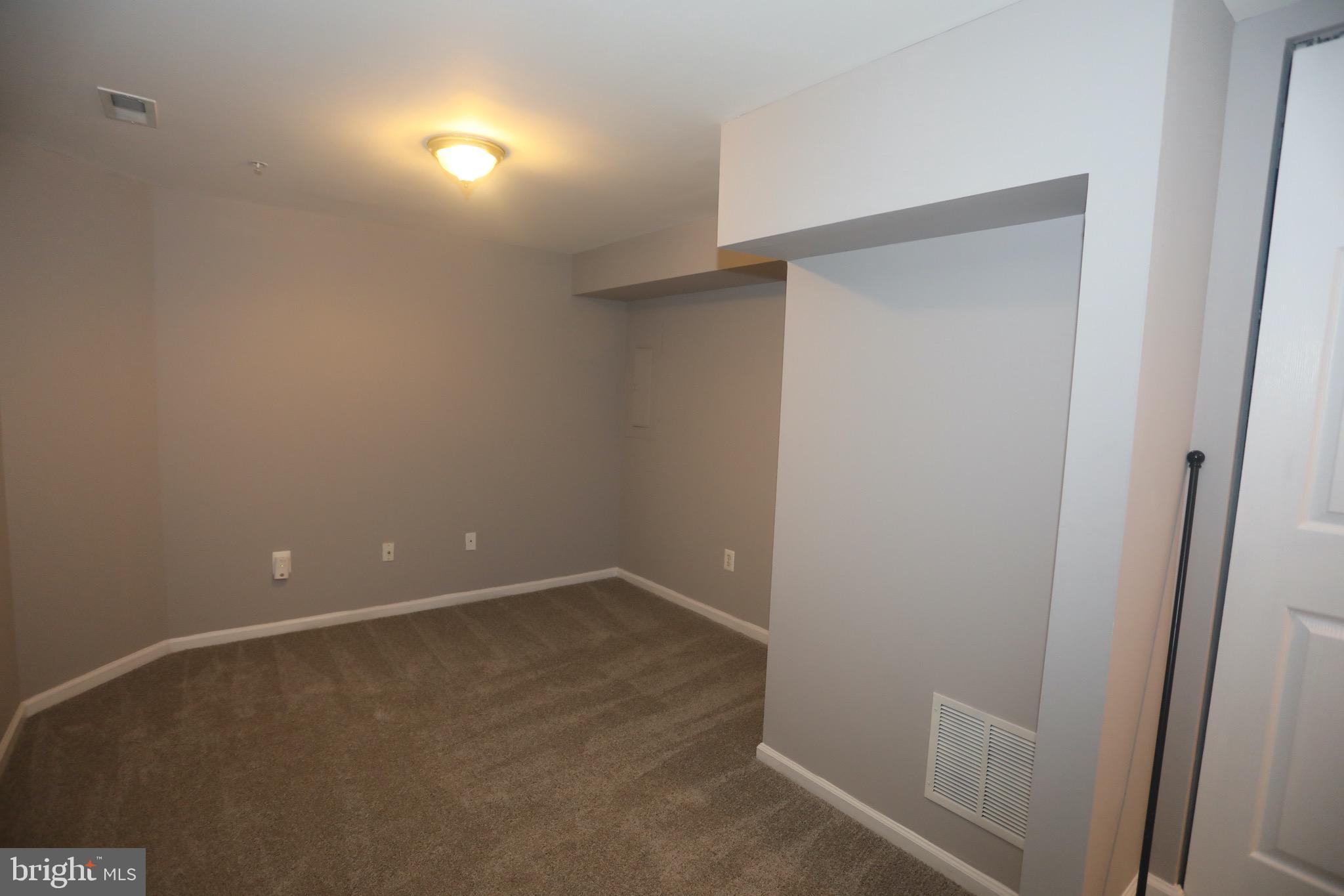 WORTHINGTON MEWS - Residential Lease